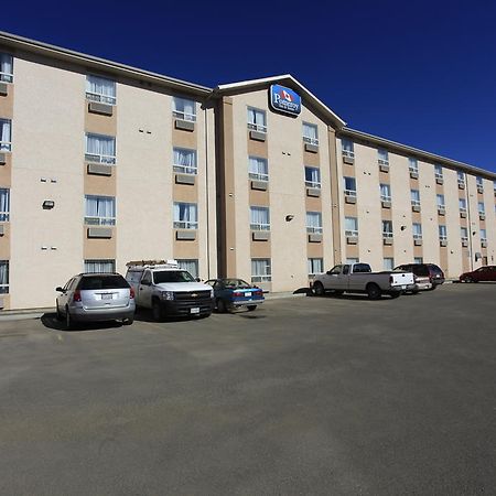 Pomeroy Inn & Suites Fort St. John 외부 사진