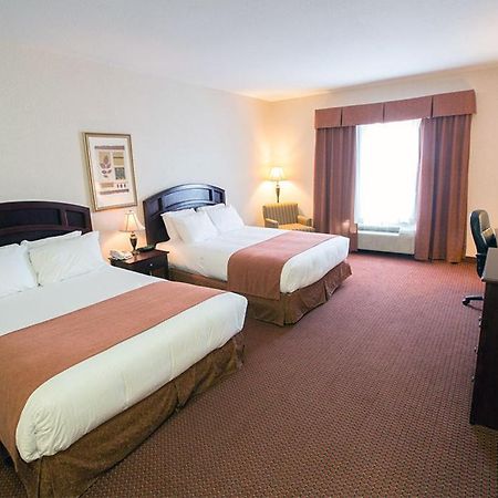 Pomeroy Inn & Suites Fort St. John 외부 사진