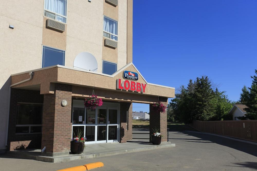 Pomeroy Inn & Suites Fort St. John 외부 사진