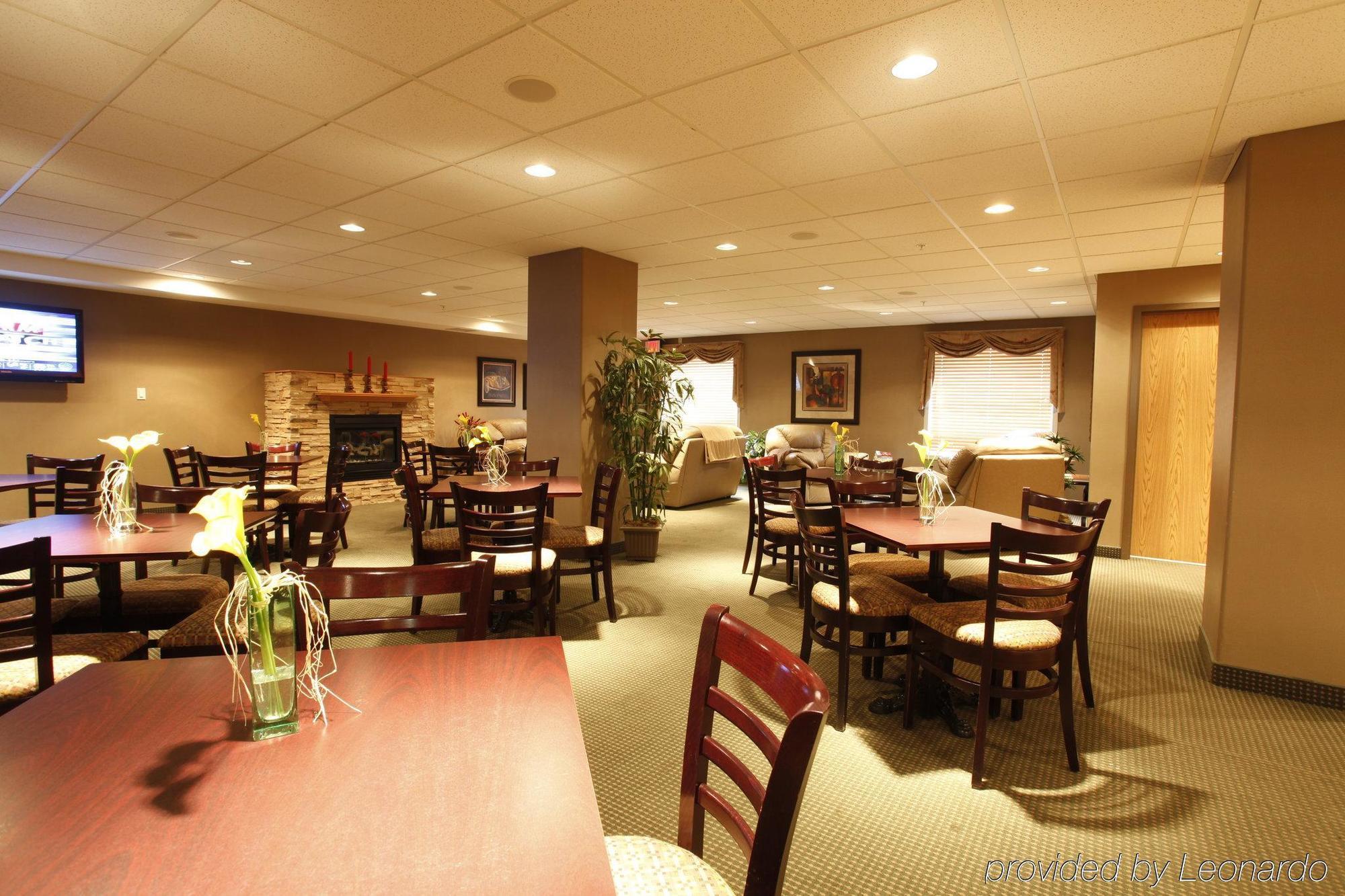 Pomeroy Inn & Suites Fort St. John 외부 사진