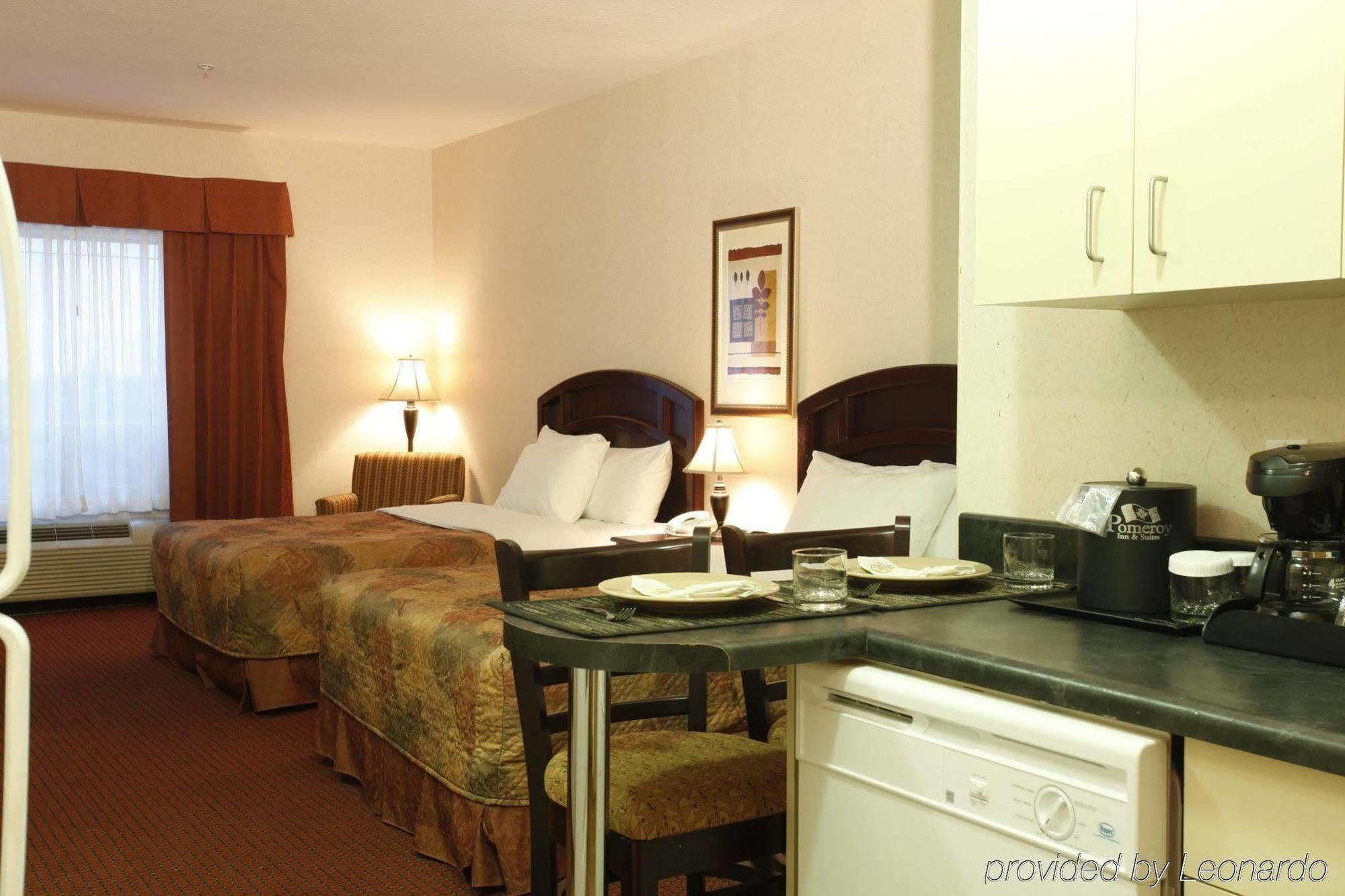 Pomeroy Inn & Suites Fort St. John 외부 사진