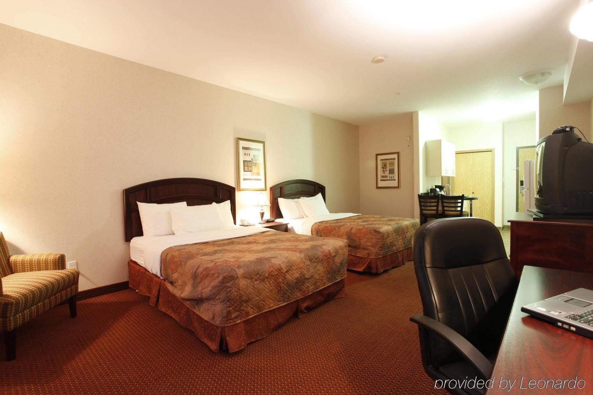 Pomeroy Inn & Suites Fort St. John 외부 사진